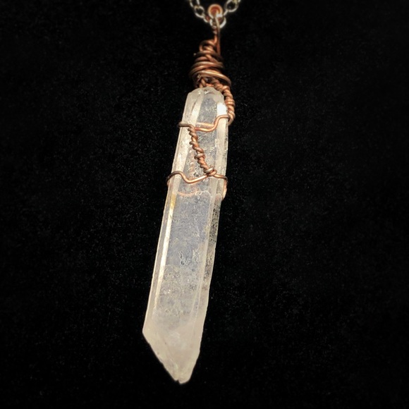🔴SALE🔴Clear Quartz Wire Wrapped Crystal Necklace - Picture 2 of 3